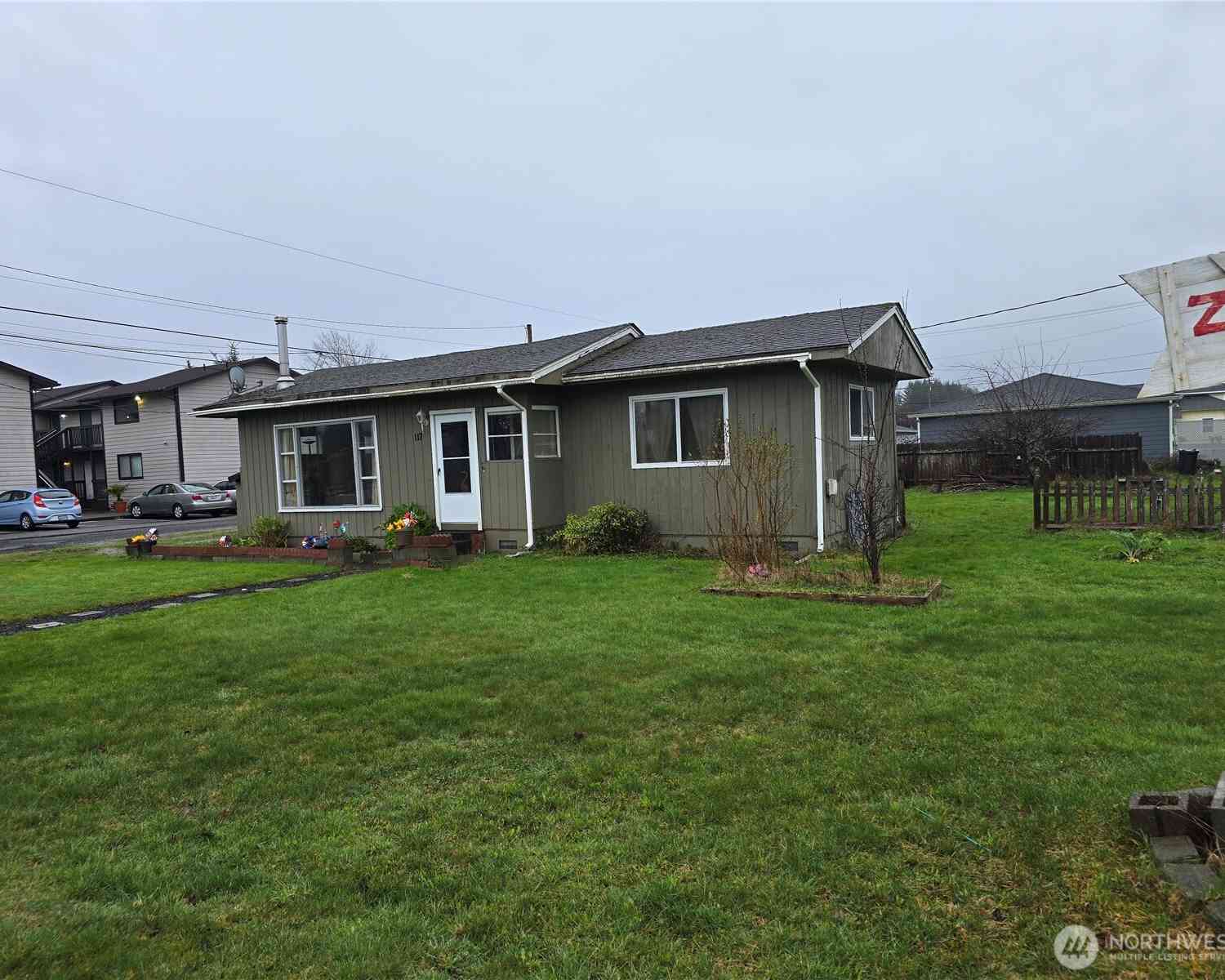 Homes For Sale - 117 J Street<br/> Cosmopolis, WA 98537