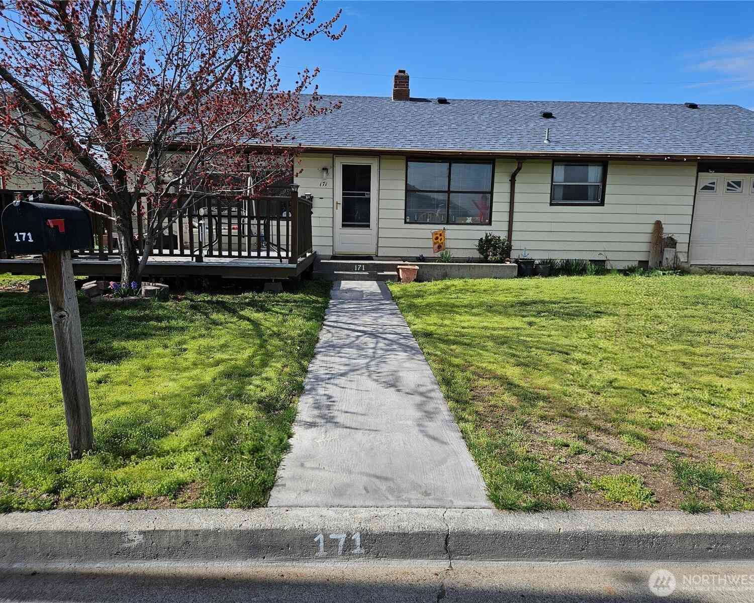 Homes For Sale - 171 Ivy Street<br/> Grant County, Ephrata, WA 98823