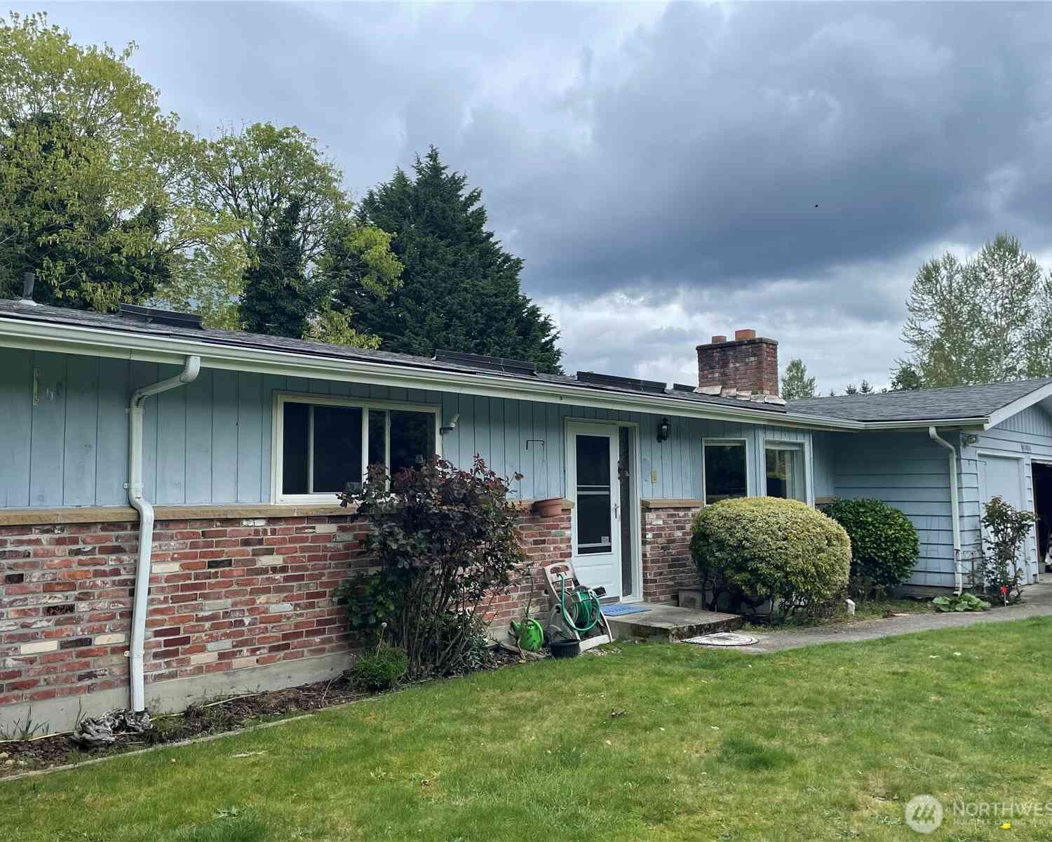 Homes For Sale - 11054 SE 192nd Street<br/> Renton, WA 98055