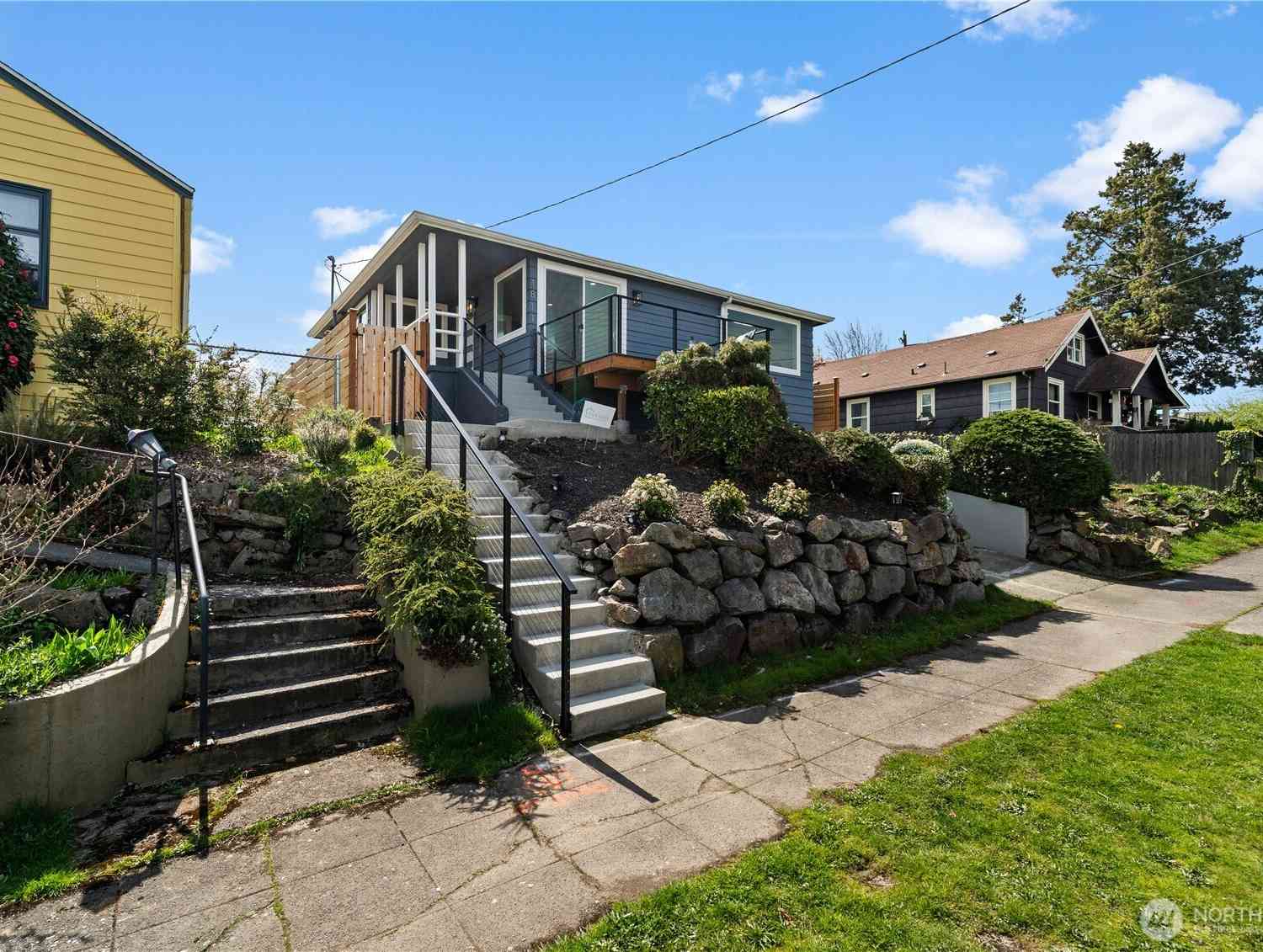 Homes For Sale - 1811 S Stevens Street<br/> Seattle, WA 98144