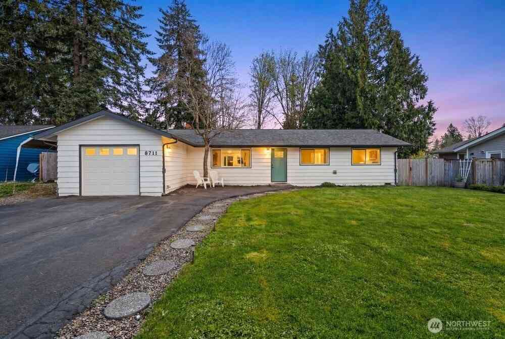 Homes For Sale - 8711 NE 140th Street<br/> Kirkland, WA 98034