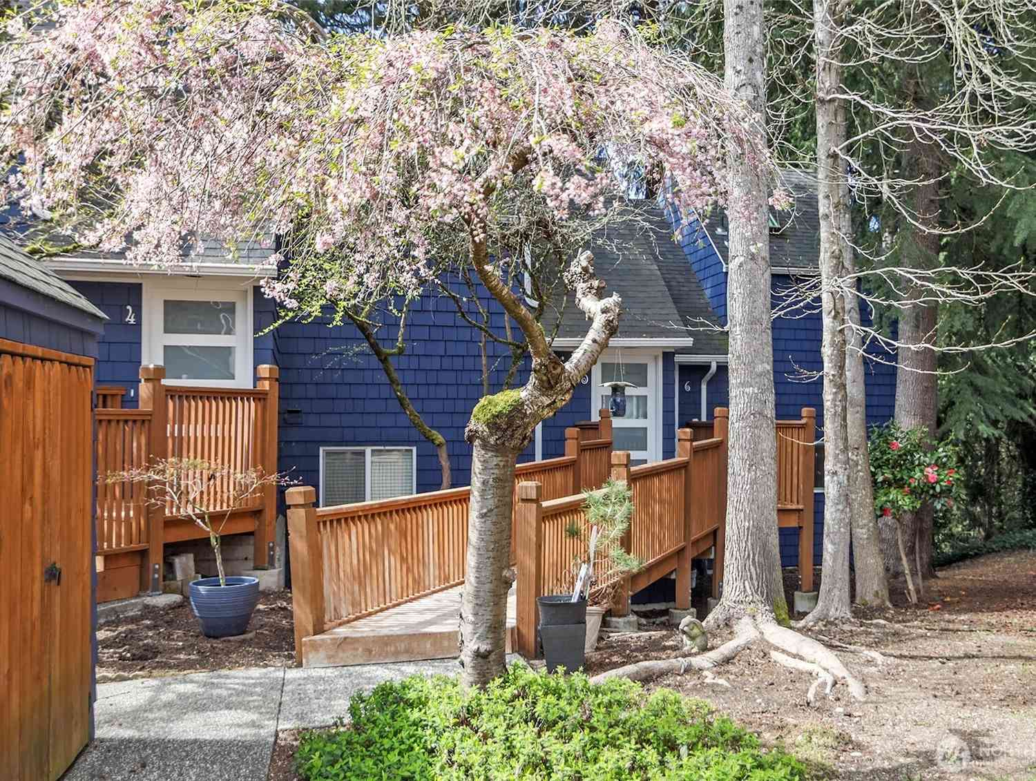 Homes For Sale - 9165 45th Avenue #6<br/> Seattle, WA 98136