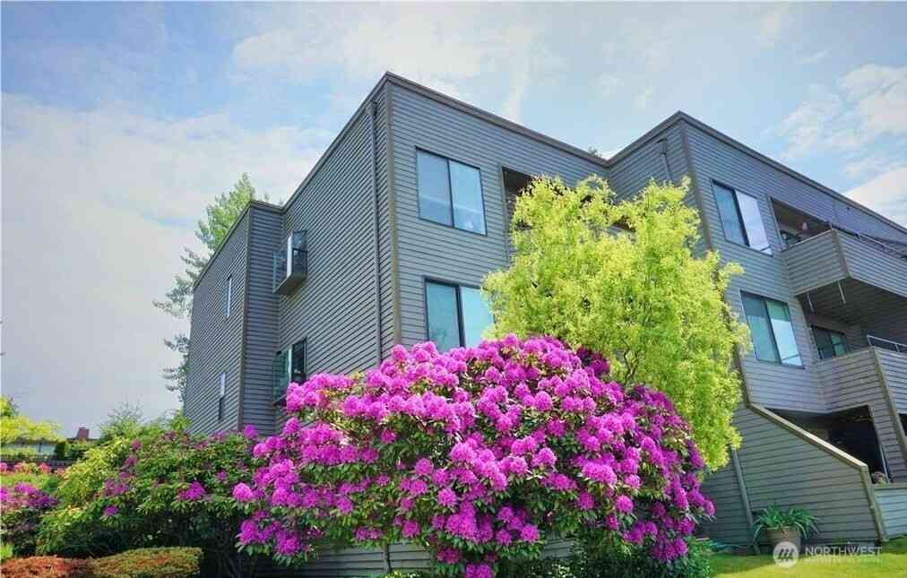 Condo For Sale - 4895 76th Street #D701<br/> Mukilteo, WA 98275