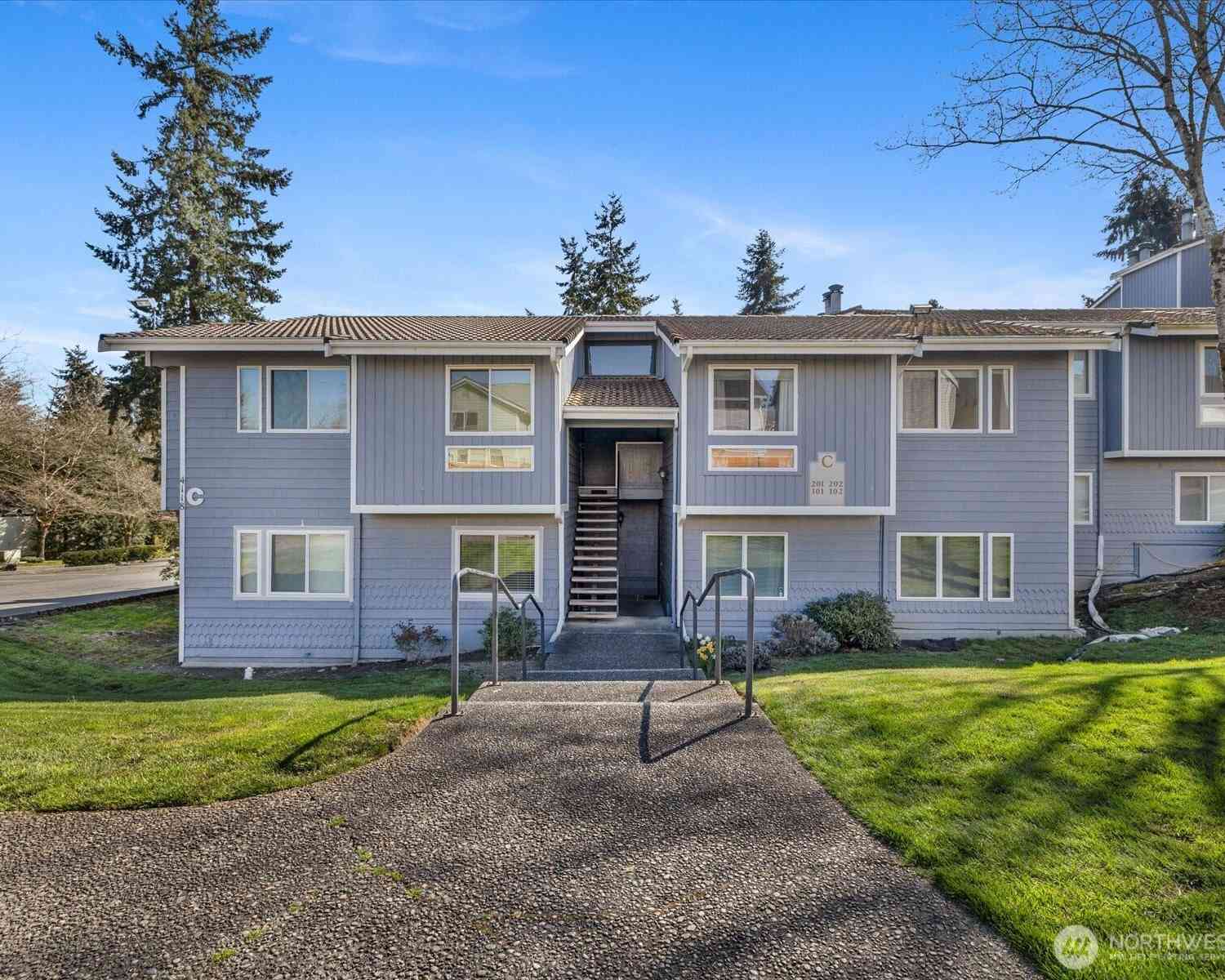 Condo For Sale - 4118 212th Street #202C<br/> Mountlake Terrace, WA 98043