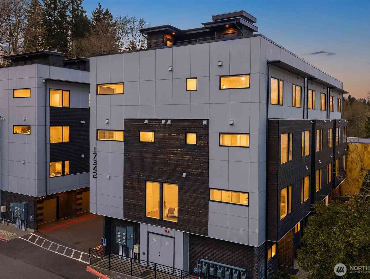 Condo For Sale - 17342 E Bothell Way #H<br/> Bothell, WA 98011