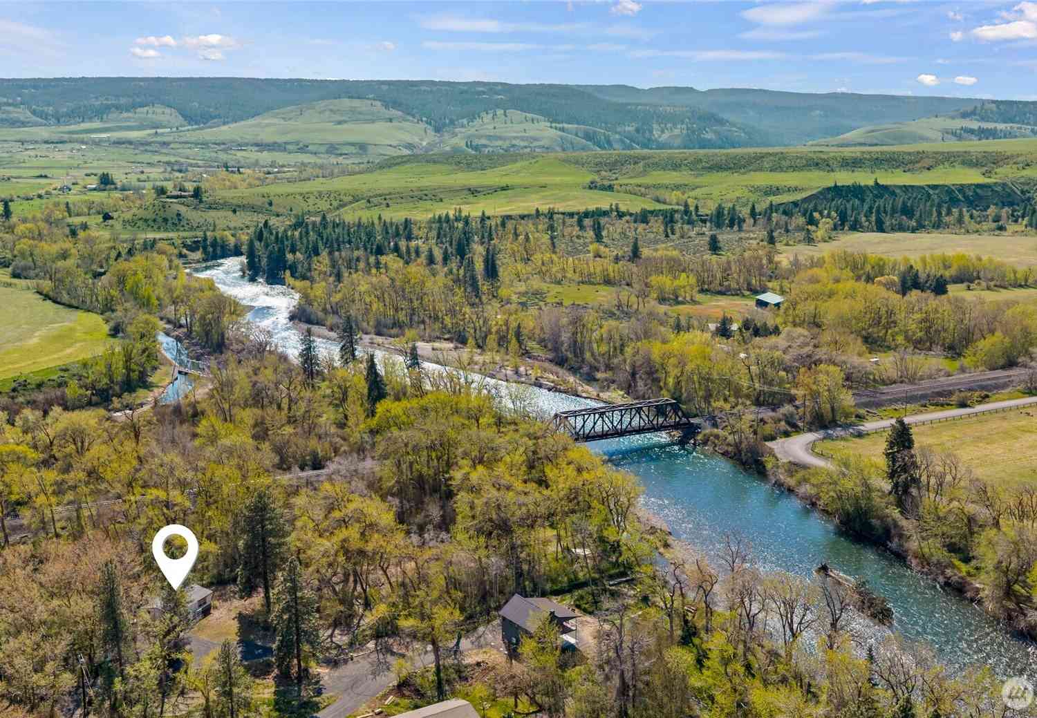 Mobile Home For Sale - 421 Cottonwood Road<br/> Thorp, WA 98946