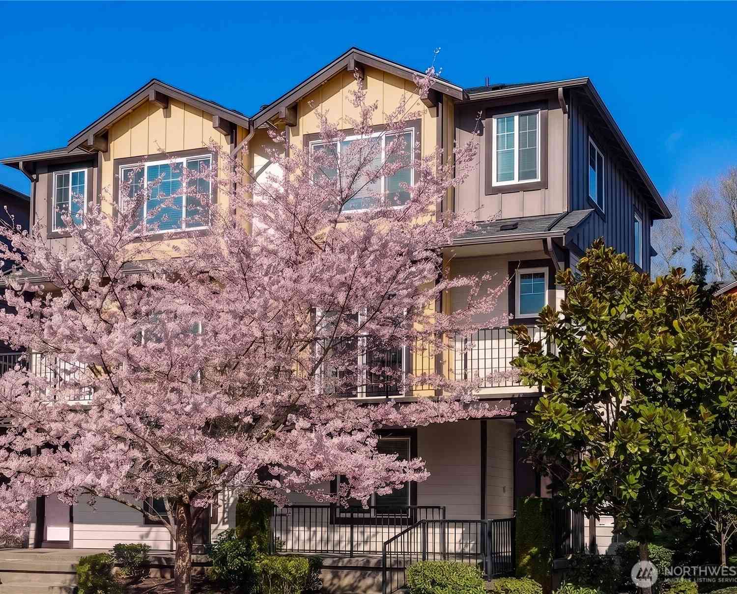 Condo For Sale - 10357 156th Lane #101<br/> Redmond, WA 98052