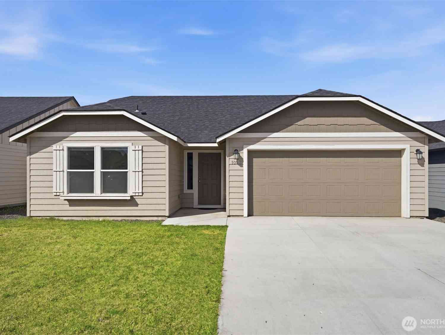 Homes For Sale - 1032 W Sequoia Road<br/> Grant County, Moses Lake, WA 98837