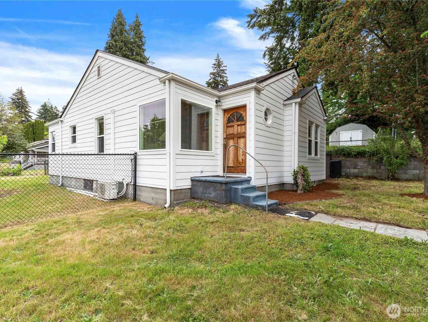 Homes For Sale - 3640 W C Street<br/> Bremerton, WA 98312