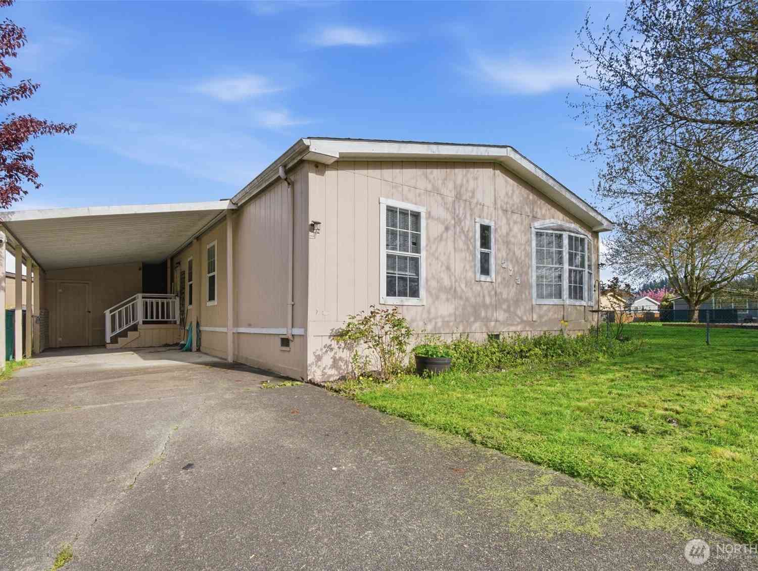 Mobile Home For Sale - 273 Holly Drive #16<br/> Enumclaw, WA 98022