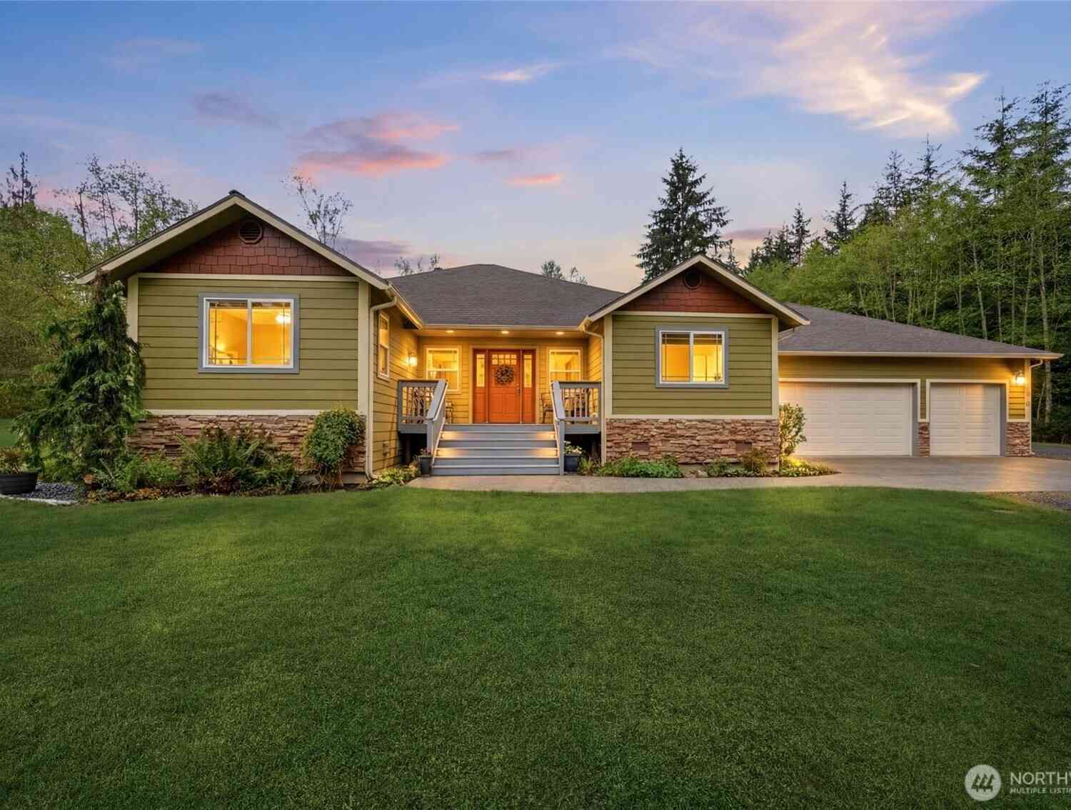 Condo For Sale - 5718 123rd Avenue #A<br/> Lake Stevens, WA 98258