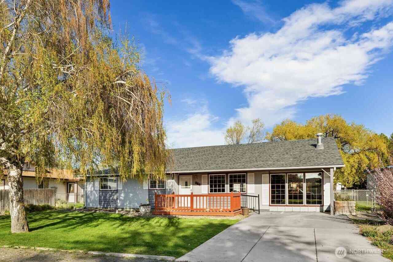 Homes For Sale - 204 N Mason Street<br/> Kittitas, WA 98934