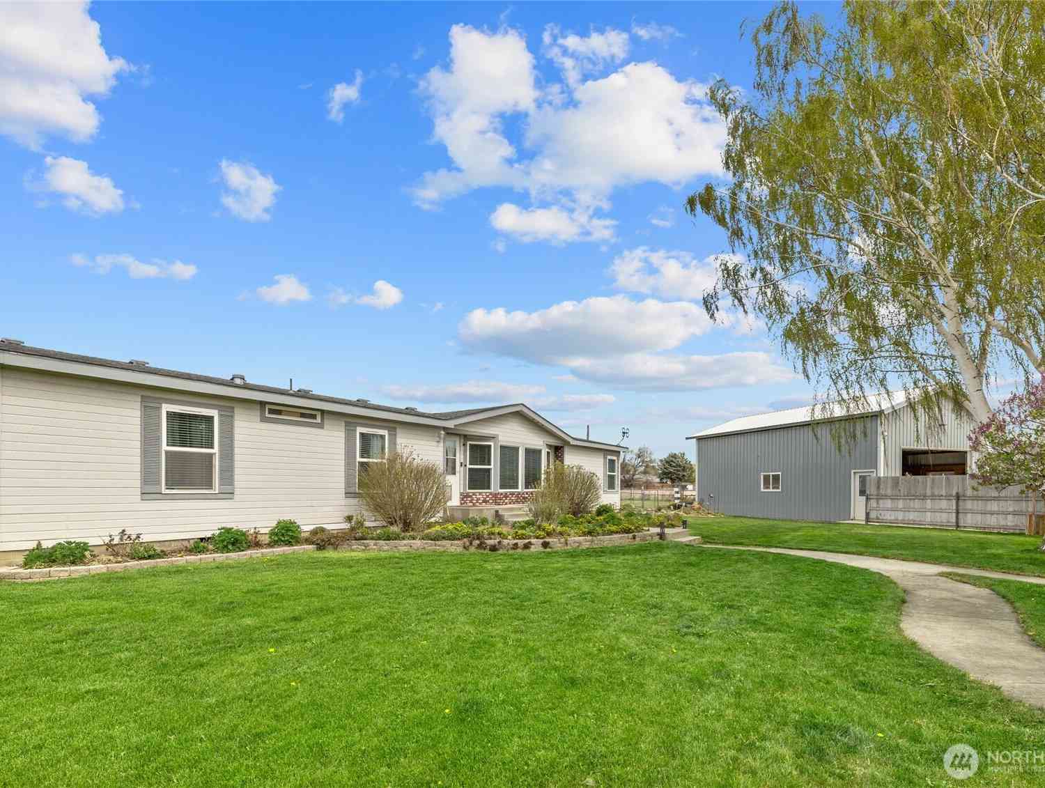 Mobile Home For Sale - 700 N Pierce Street<br/> Kittitas, WA 98934
