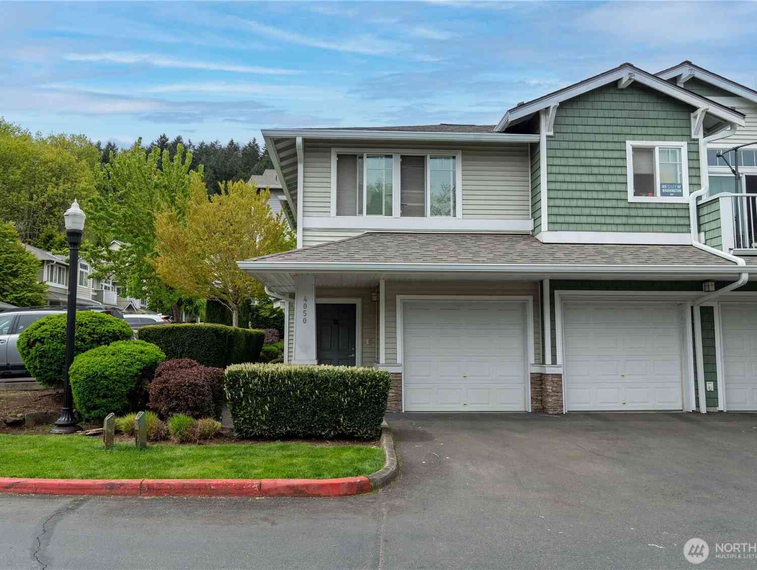 Condo For Sale - 4050 S 212th Court #B<br/> SeaTac, WA 98198
