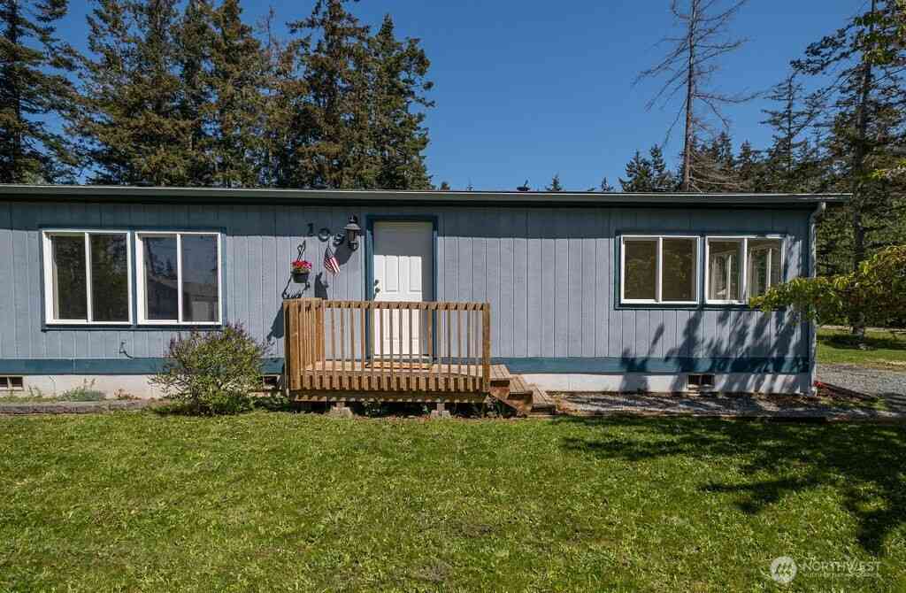Mobile Home For Sale - 1090 Paul Avenue<br/> Oak Harbor, WA 98277
