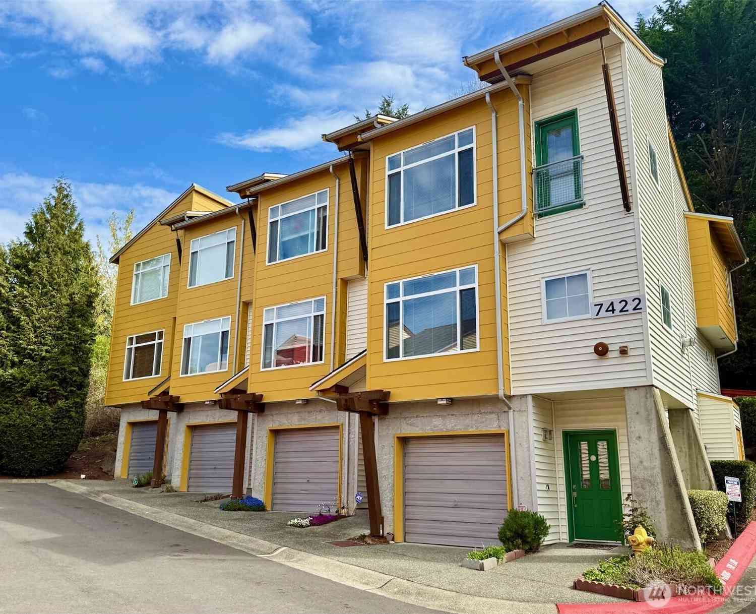 Condo For Sale - 7422 Newcastle Golf Club Road #D<br/> Newcastle, WA 98059
