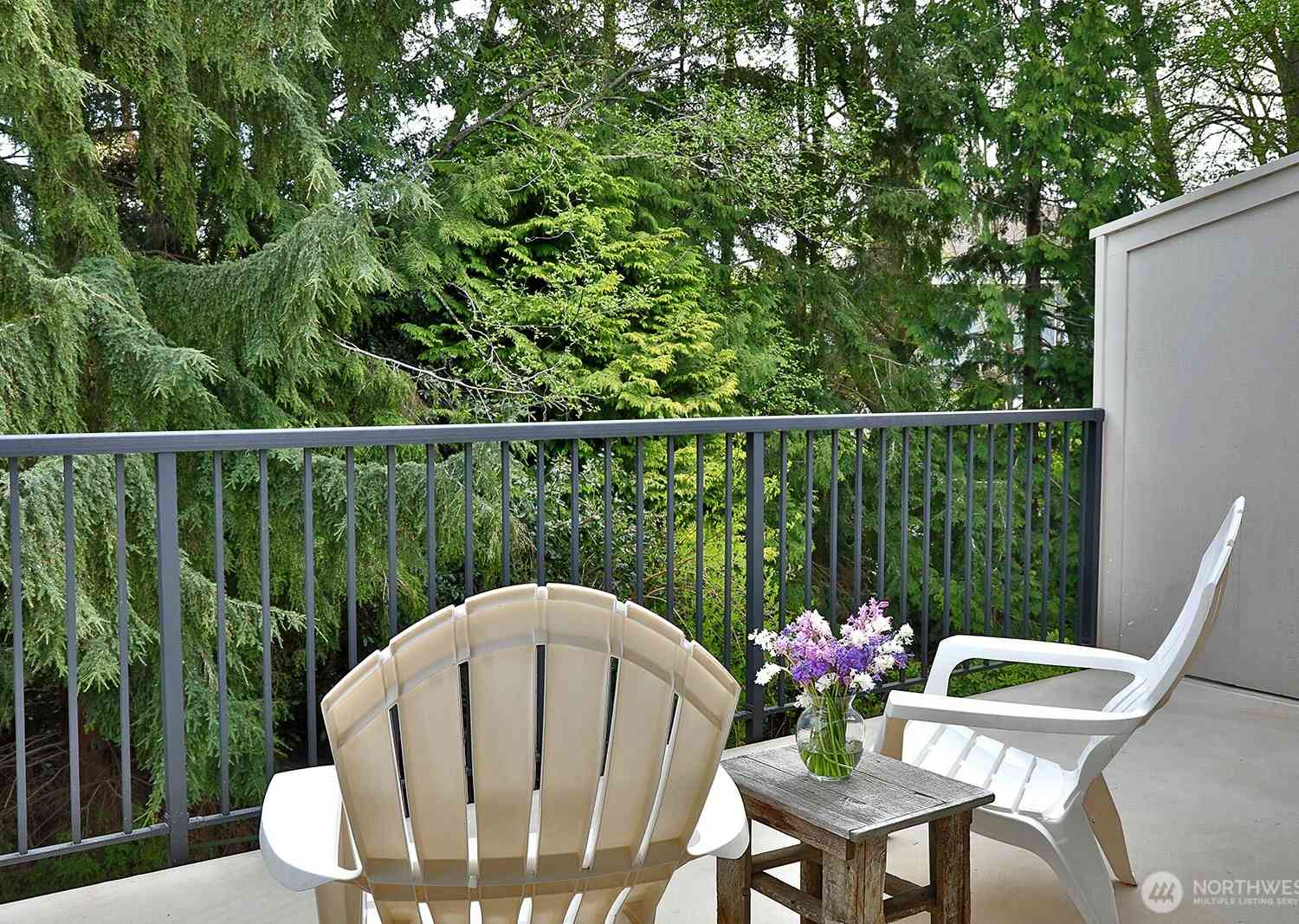 Condo For Sale - 566 Creekside Terrace #201<br/> Langley, WA 98260