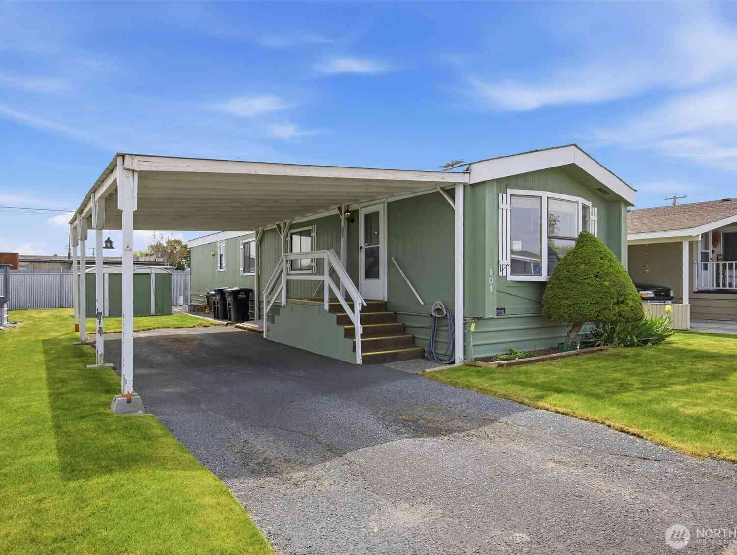 Mobile Home For Sale - 2240 W Broadway Avenue #101<br/> Grant County, Moses Lake, WA 98837