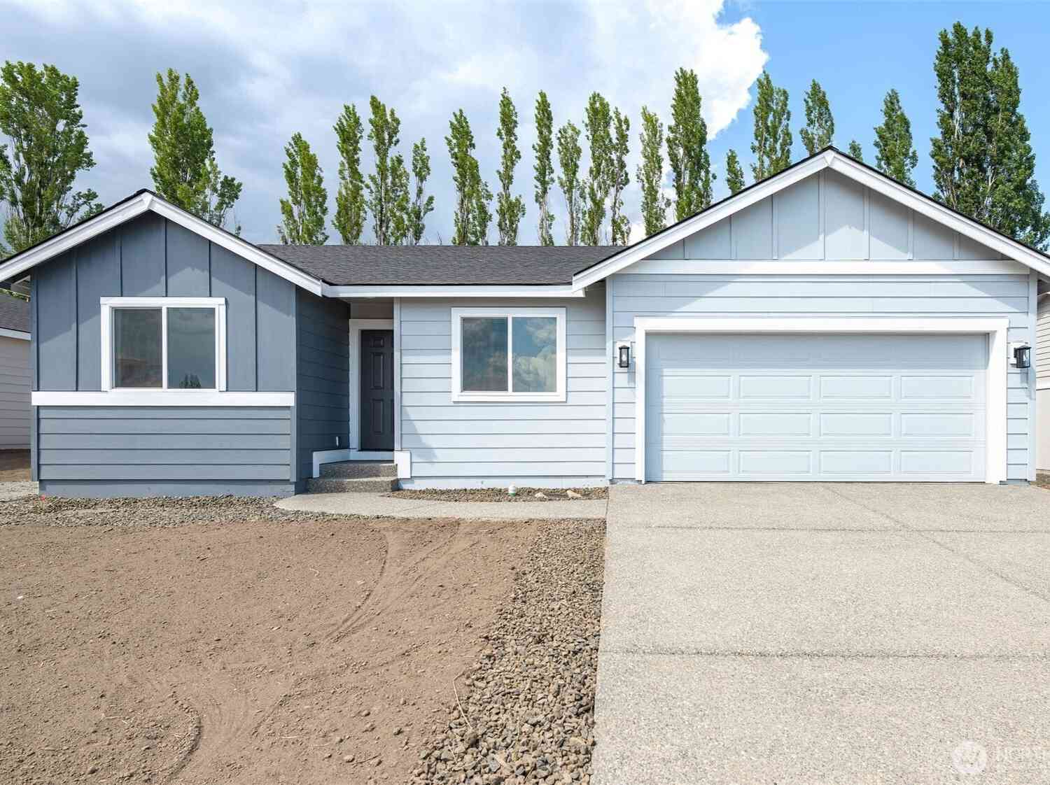 Homes For Sale - 613 N Oak Street<br/> Tieton, WA 98947