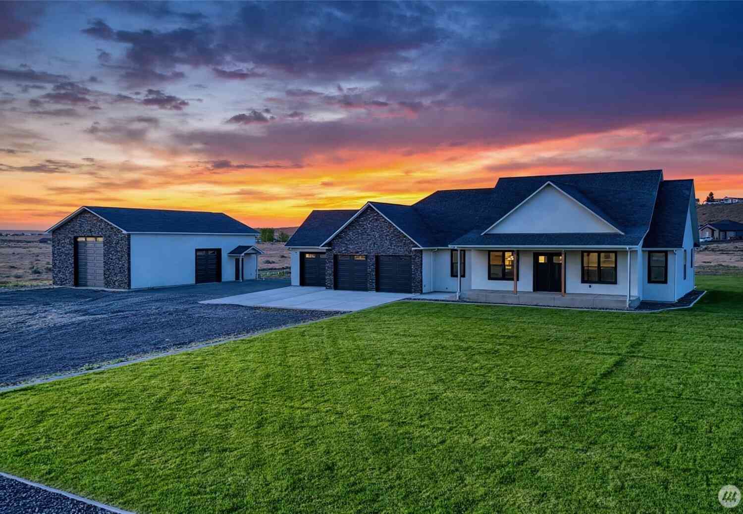 Homes For Sale - 5324 NE Rd 7.3<br/> Grant County, Moses Lake, WA 98837