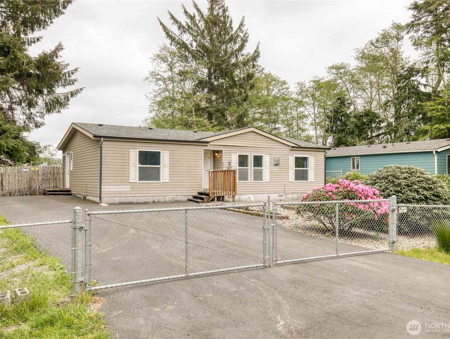Mobile Home For Sale - 636 Chenois Avenue<br/> Ocean Shores, WA 98569