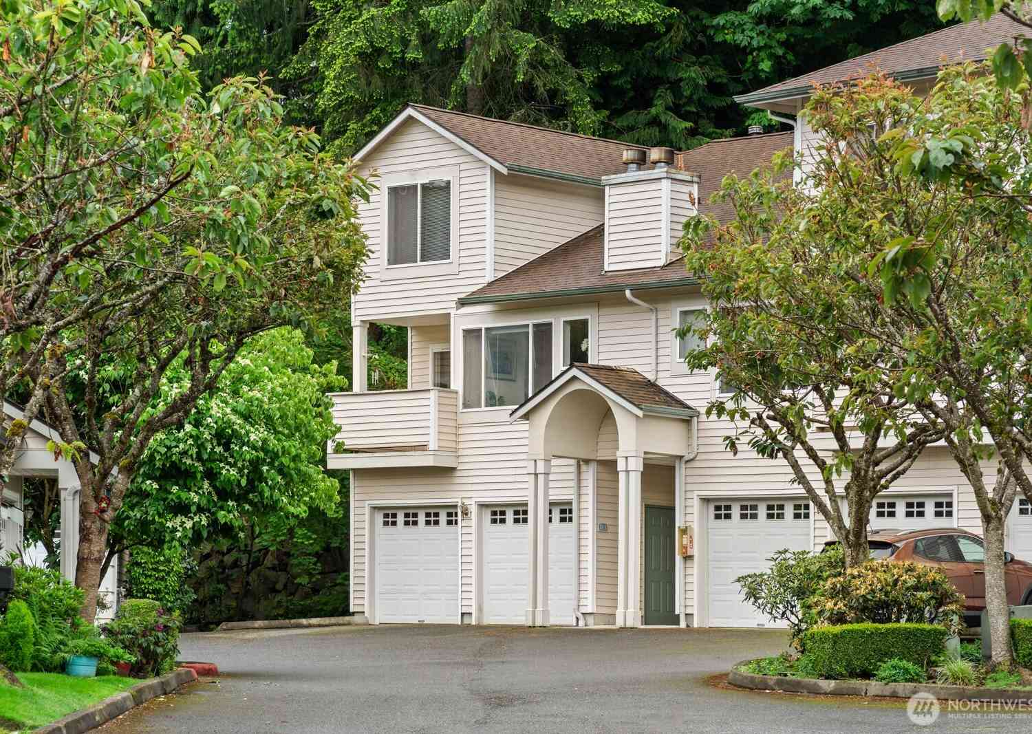 Condo For Sale - 8828 238th St #D1<br/> Edmonds, WA 98026
