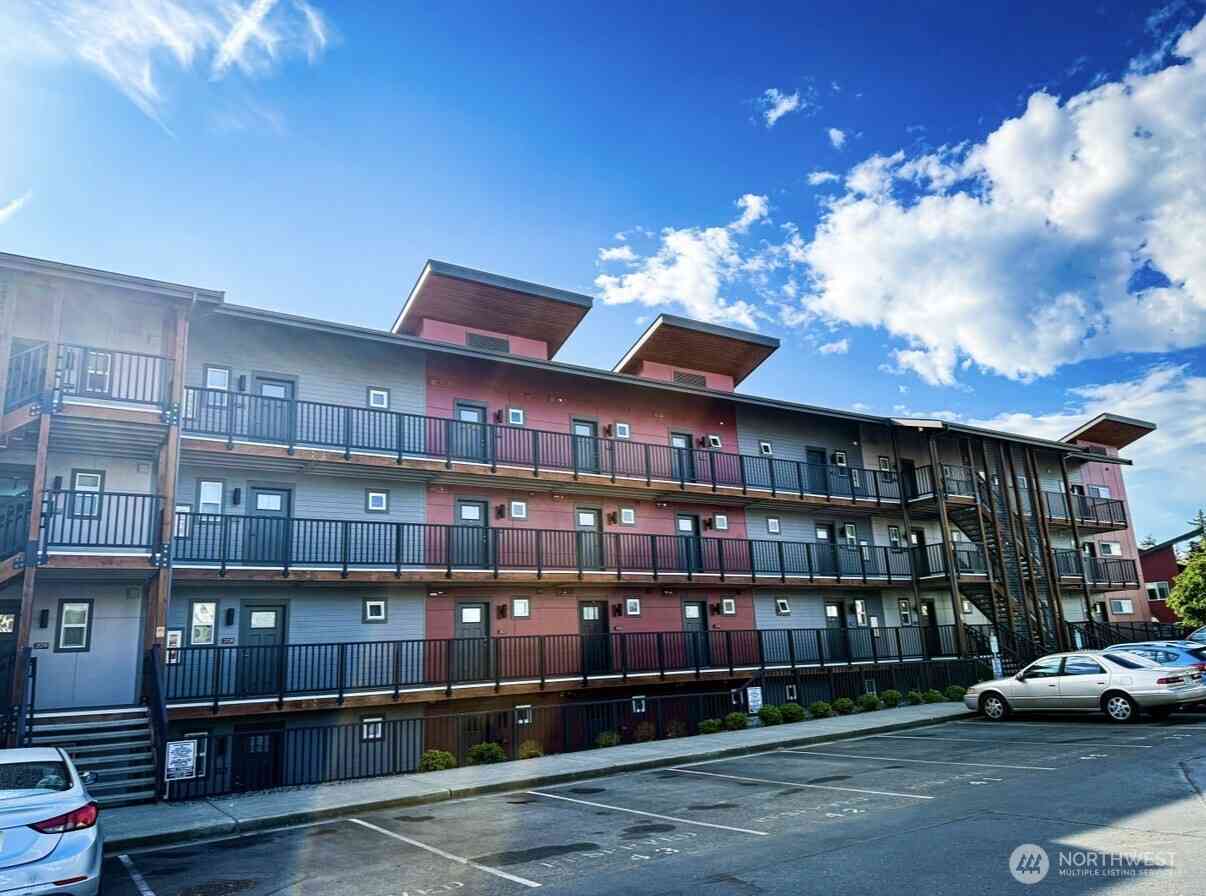 Condo For Sale - 1882 Front Street #306<br/> Whatcom County, Lynden, WA 98264