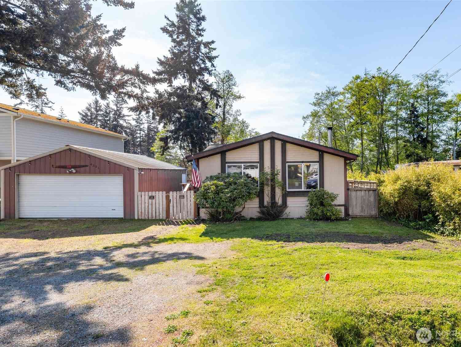 Mobile Home For Sale - 4331 Hamilton Drive<br/> Oak Harbor, WA 98277