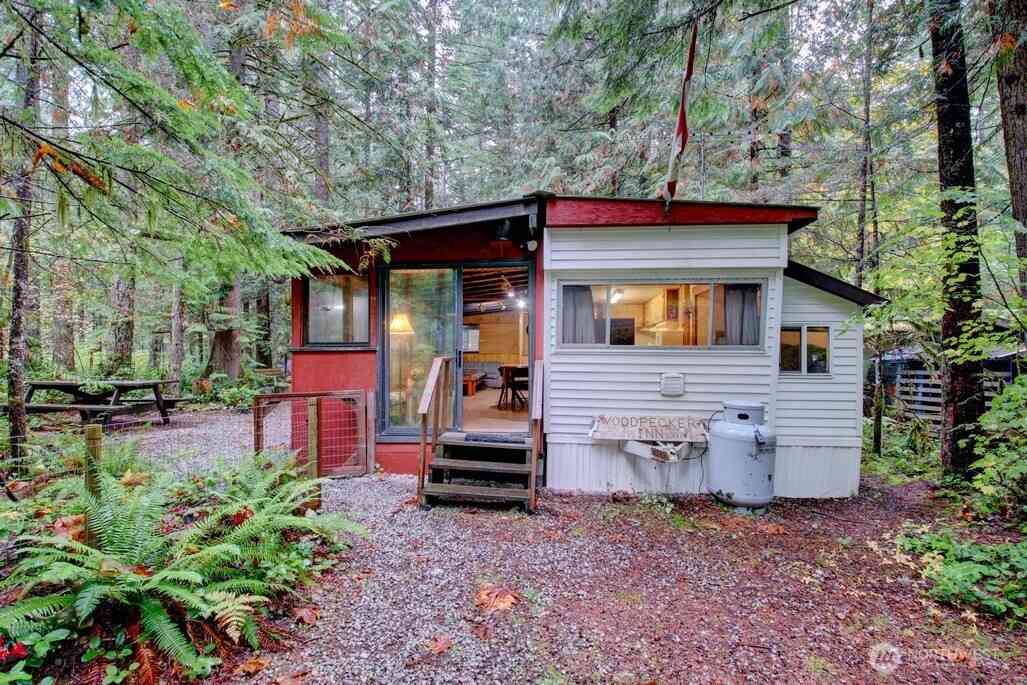 Mobile Home For Sale - 89 Sunset Circle<br/> Deming, WA 98244
