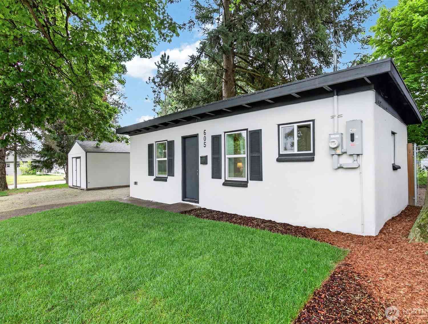 Homes For Sale - 605 32nd Avenue<br/> Longview, WA 98632