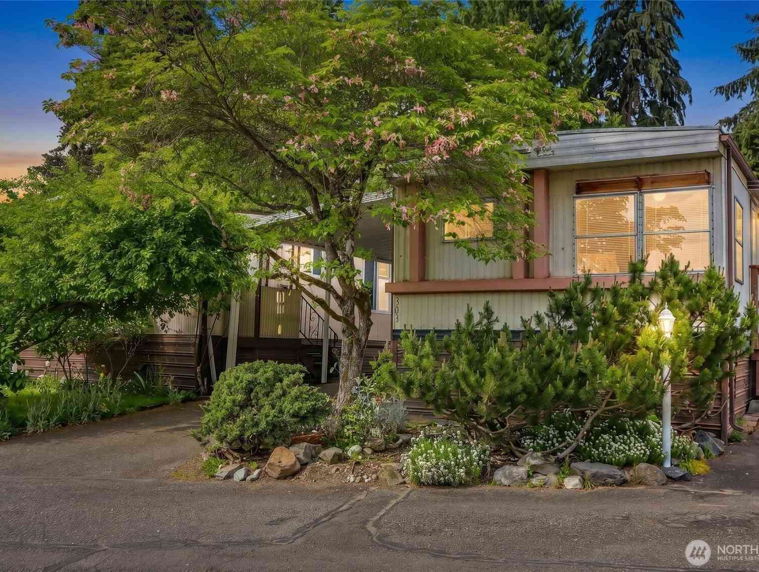 Mobile Home For Sale - 7301 NE 175th Street #303<br/> Kenmore, WA 98028