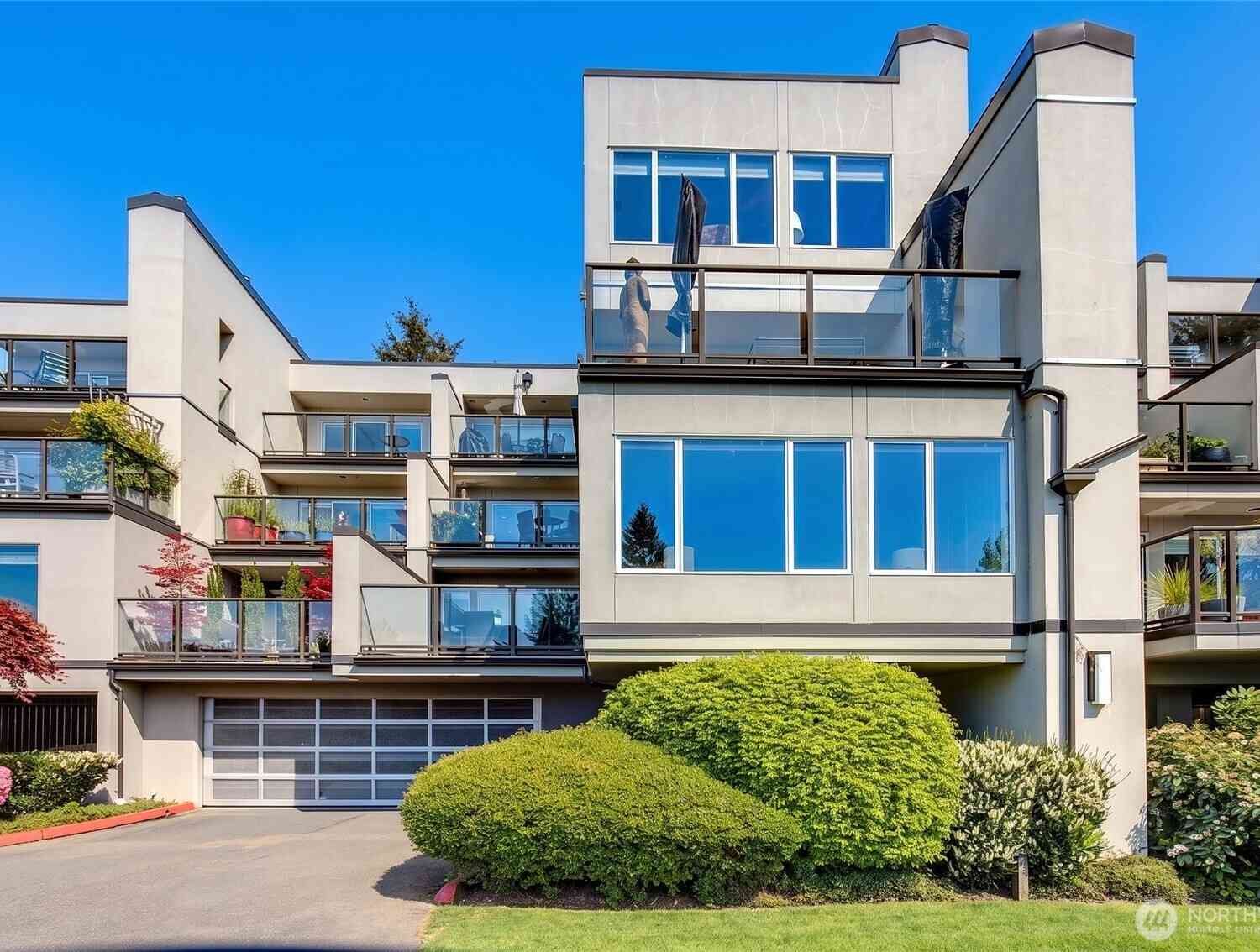Condo For Sale - 11110 NE 41st Drive #49<br/> Kirkland, WA 98033