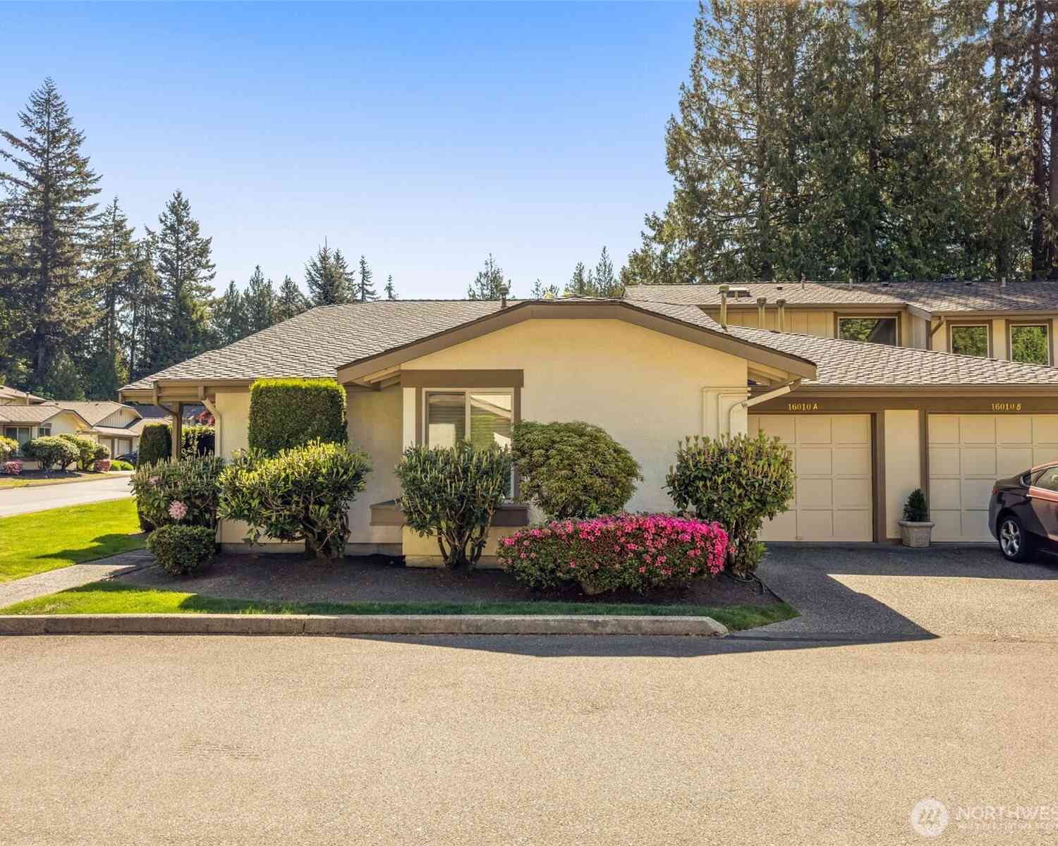 Condo For Sale - 16010 Village Green Dr #UNIT A<br/> Mill Creek, WA 98012