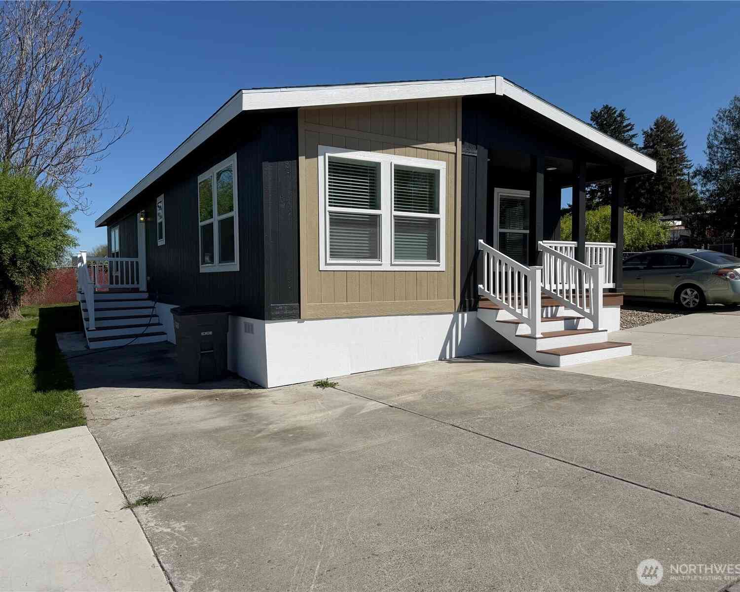 Mobile Home For Sale - 402 Maple Avenue #10<br/> Sunnyside, WA 98944