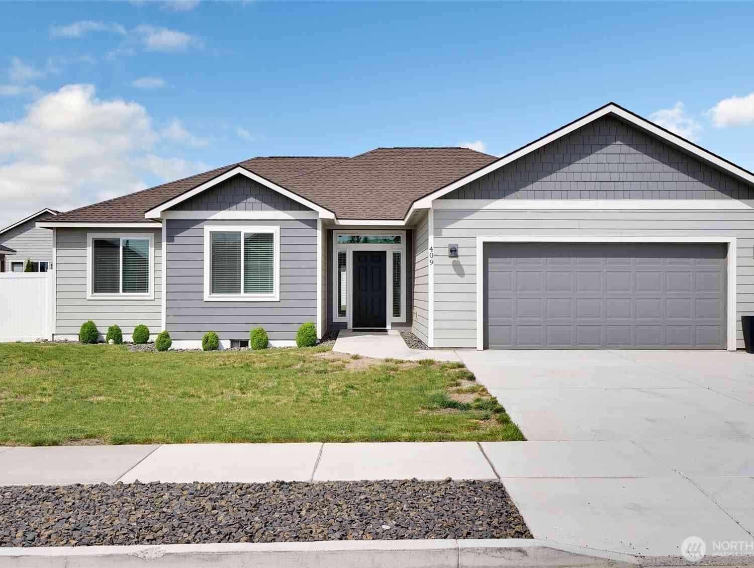 Homes For Sale - 409 S Trillium<br/> Grant County, Moses Lake, WA 98837