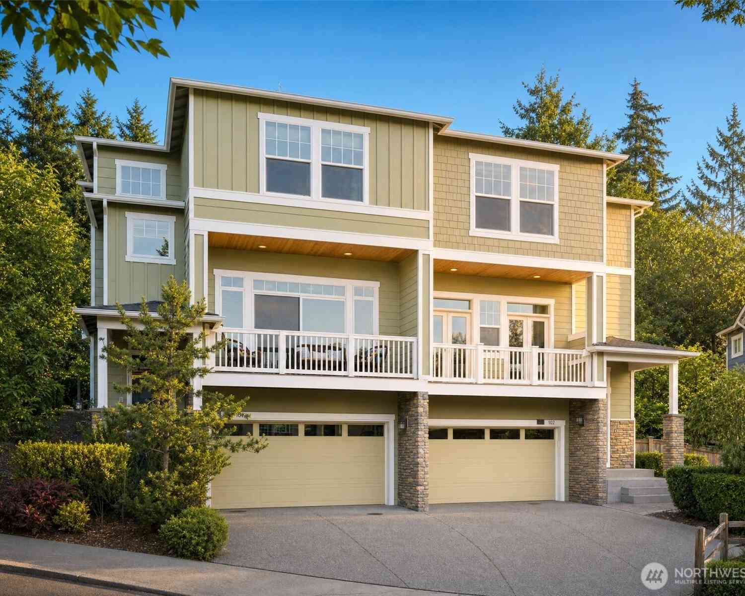 Condo For Sale - 8400 169th Place #102<br/> Redmond, WA 98052