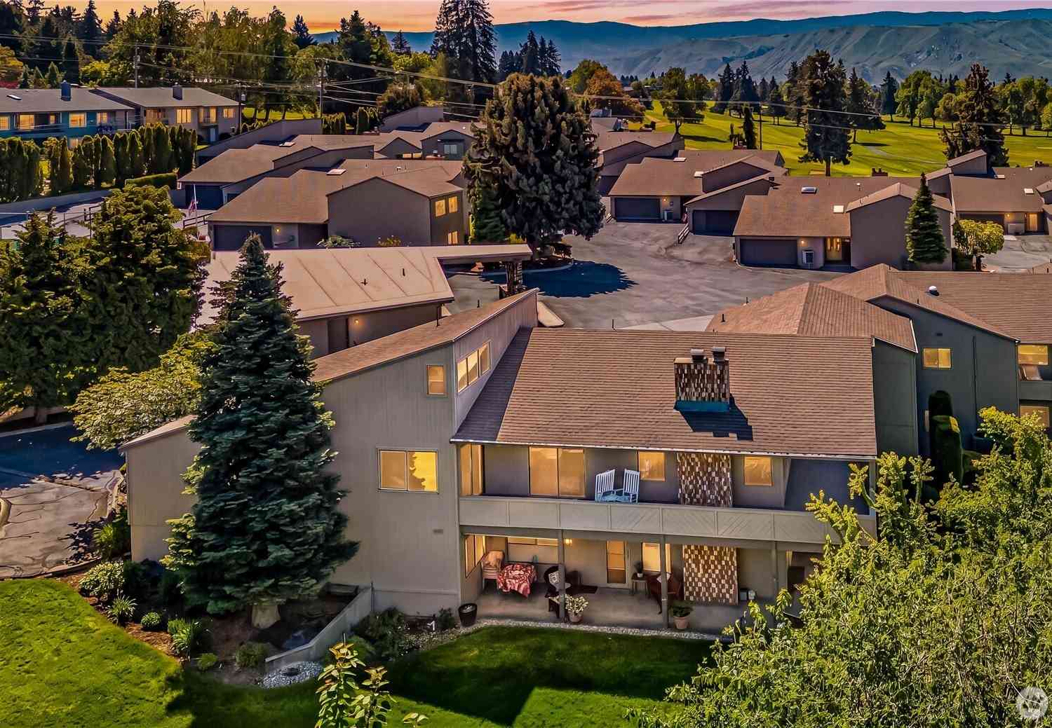 Condo For Sale - 225 19th Street #20<br/> Douglas County, East Wenatchee, WA 98802