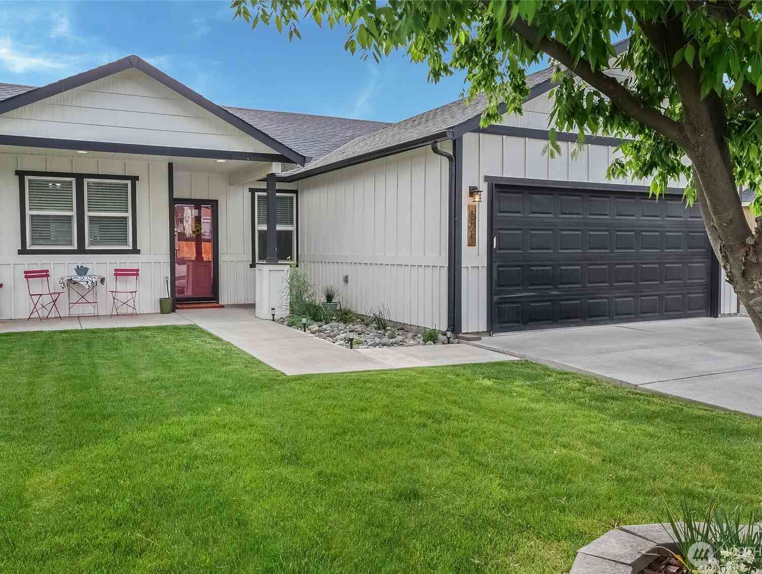 Homes For Sale - 525 N Kentucky Drive<br/> Grant County, Moses Lake, WA 98837