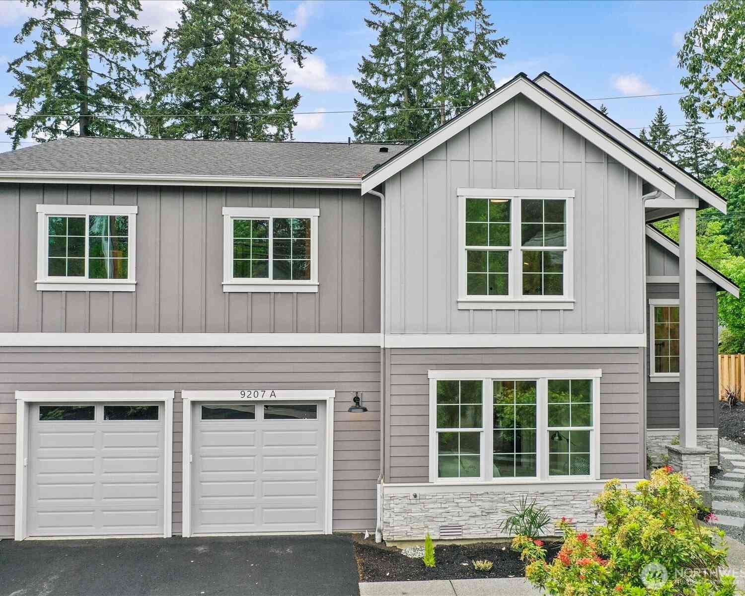 Condo For Sale - 9207 NE 175th Street #A<br/> Bothell, WA 98011