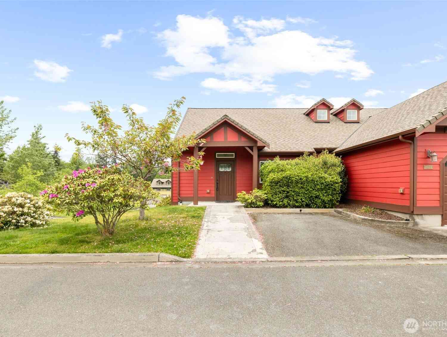 Condo For Sale - 2607 Plum Court #B<br/> Clallam County, Port Angeles, WA 98363