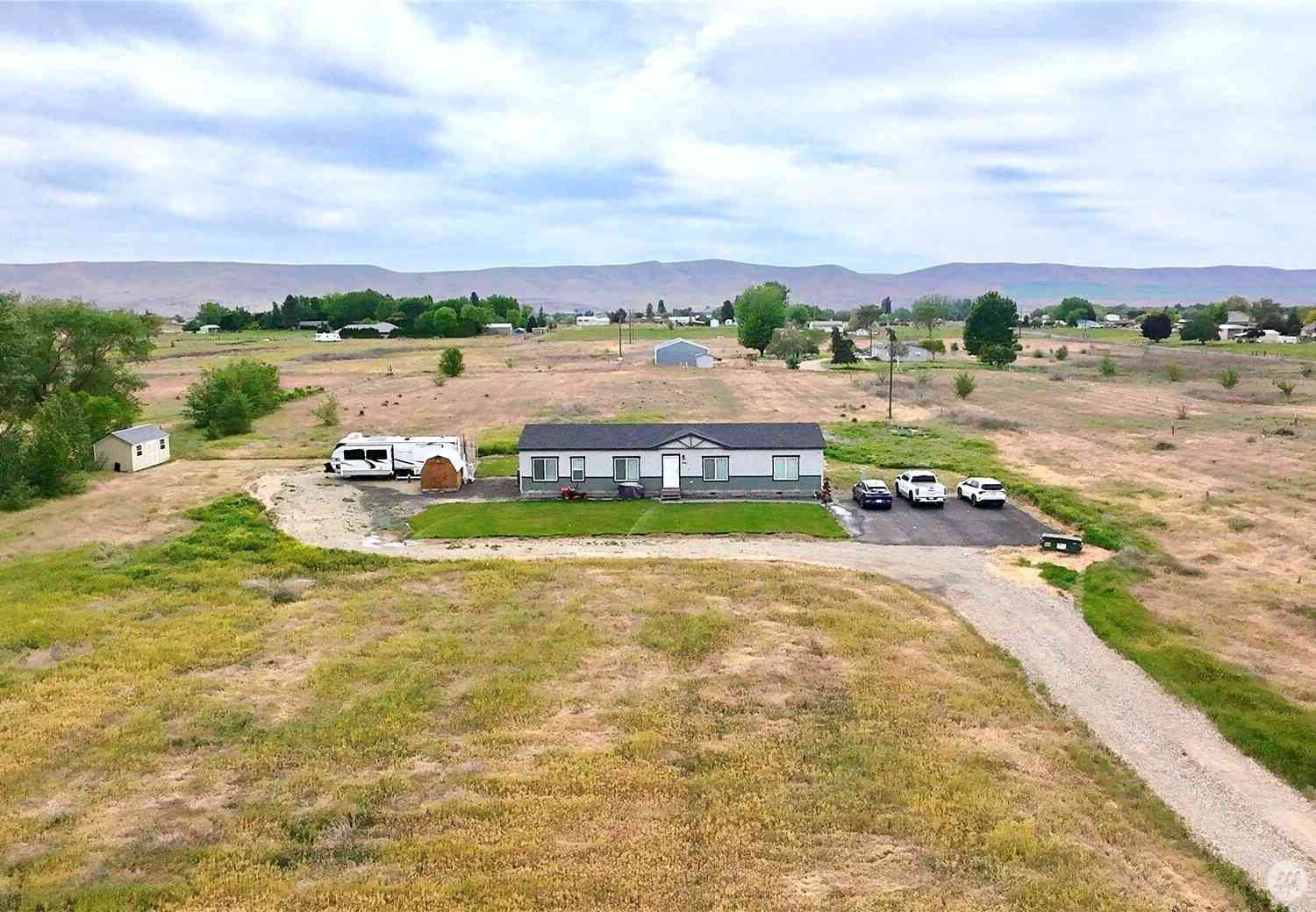 Mobile Home For Sale - 174958 W Apricot Rd<br/> Benton County, Grandview, WA 98930