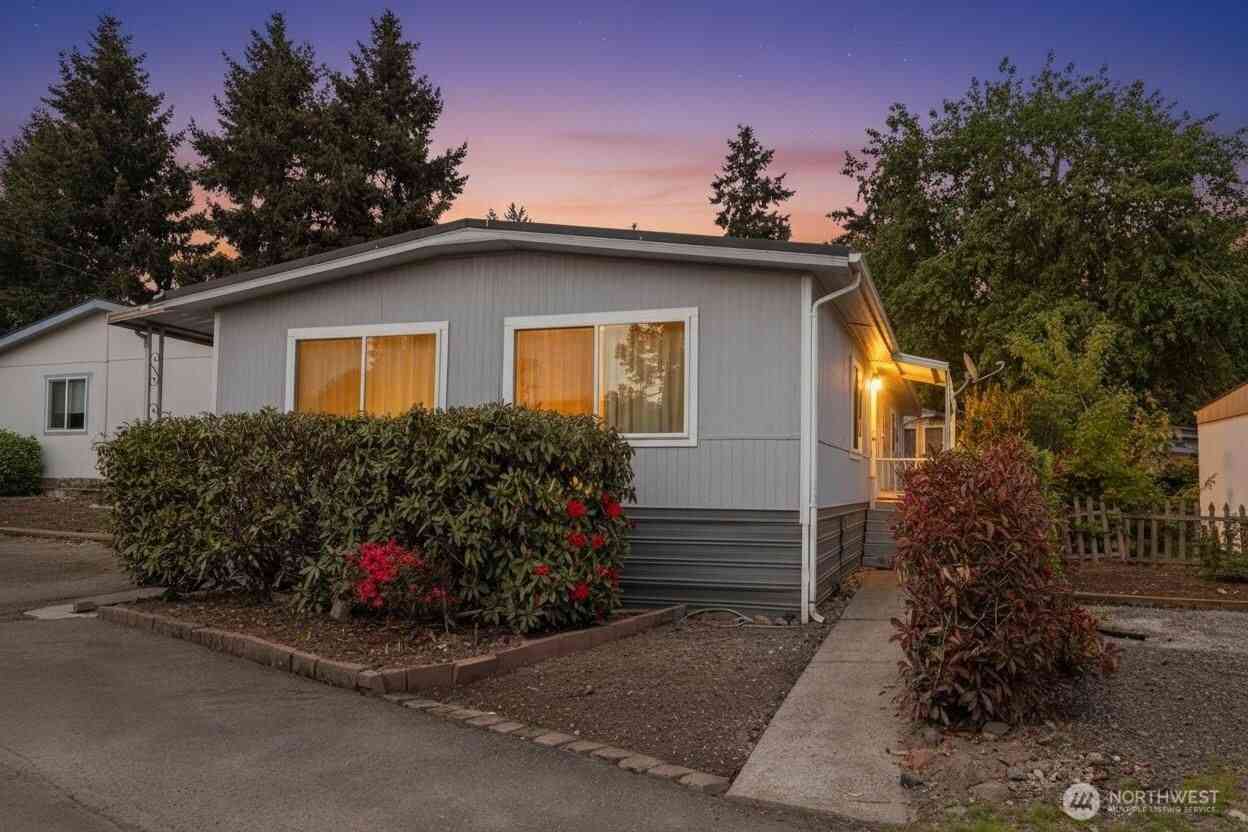 Mobile Home For Sale - 7301 NE 175th Street #215<br/> Kenmore, WA 98028