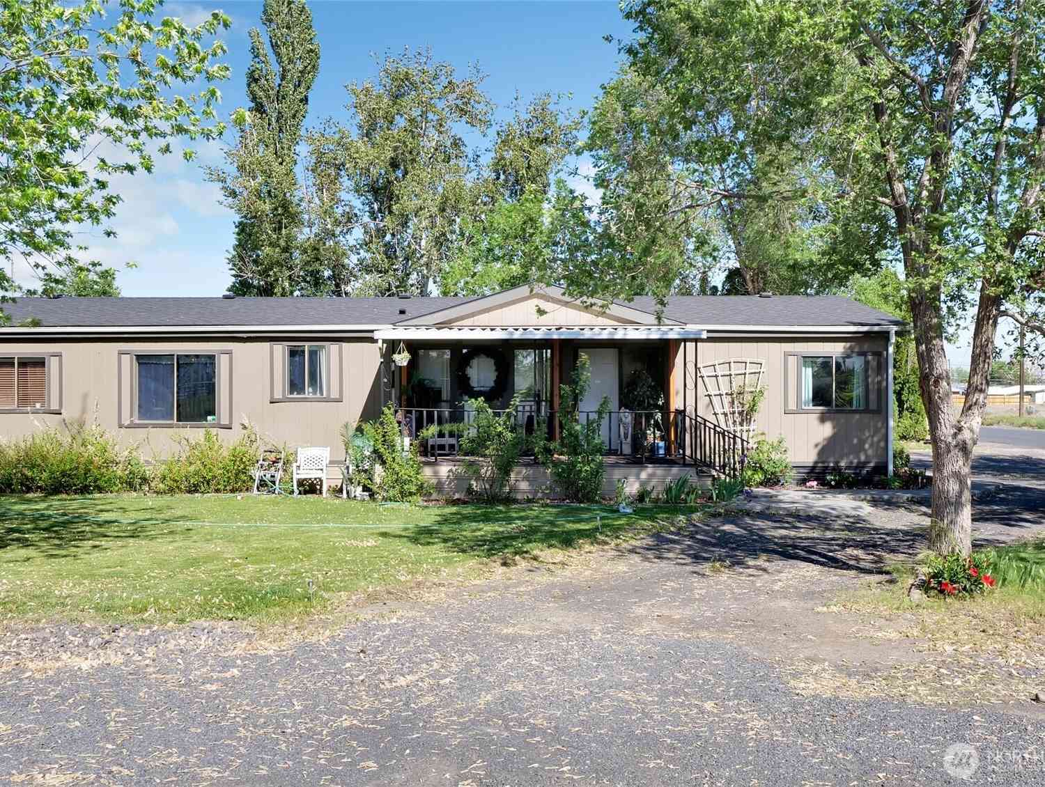 Mobile Home For Sale - 4379 Jackie Drive<br/> Grant County, Moses Lake, WA 98837