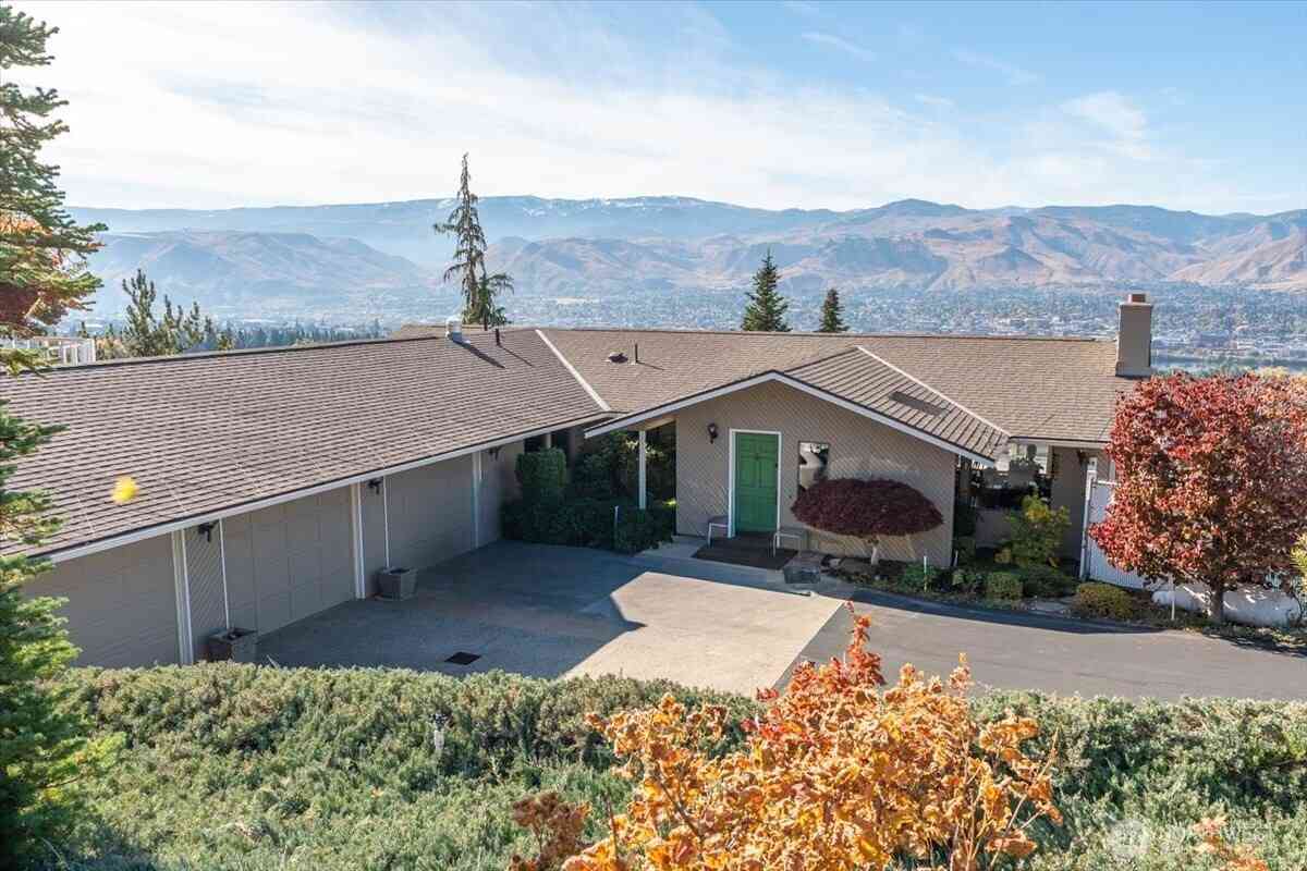 Homes For Sale - 602 Daniels Drive<br/> East Wenatchee, WA 98802
