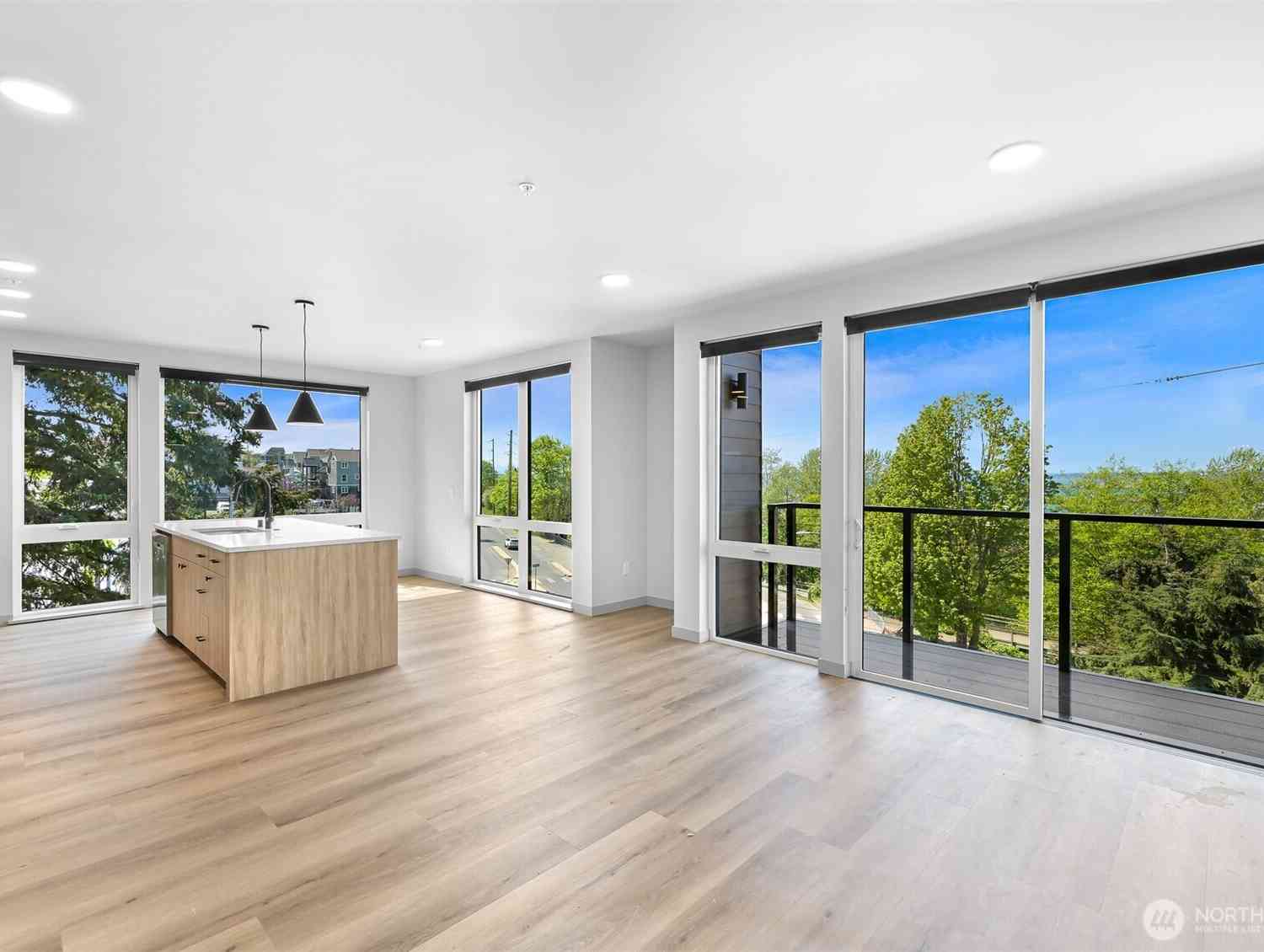 Condo For Sale - 820 N State Street #412<br/> Whatcom County, Bellingham, WA 98225