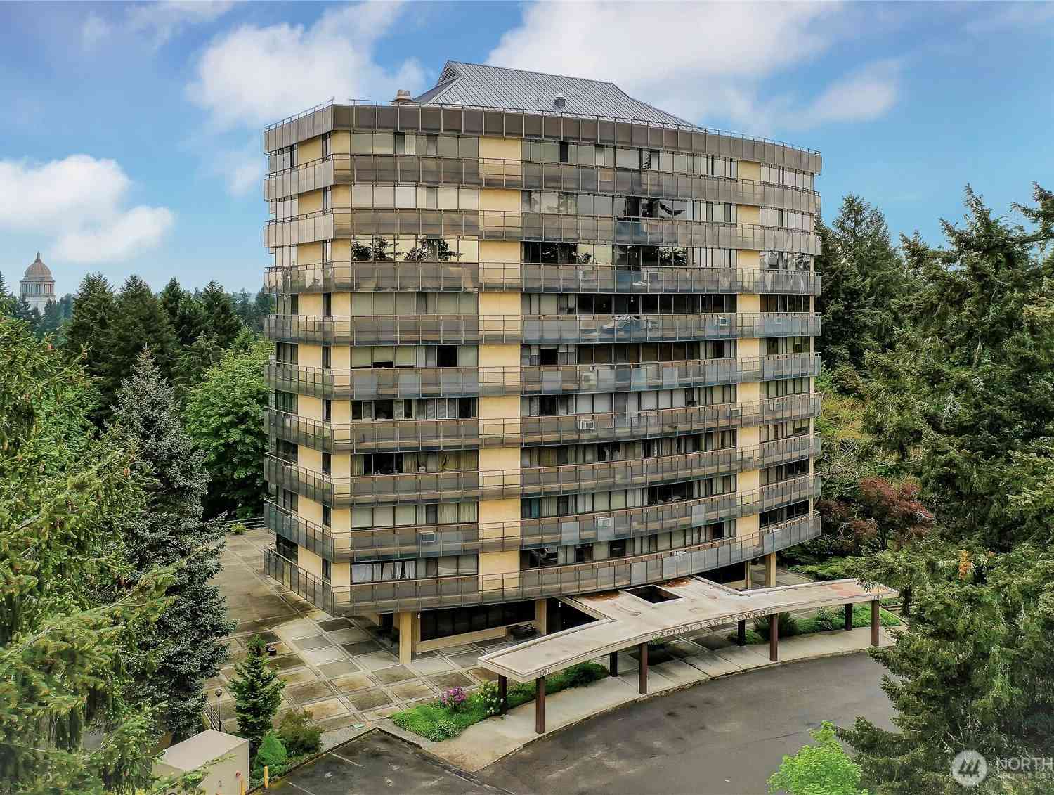 Condo For Sale - 1910 Evergreen Park Drive #504<br/> Thurston County, Olympia, WA 98502