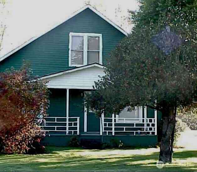 Homes For Sale - 108 10th Street<br/> Sultan, WA 98295