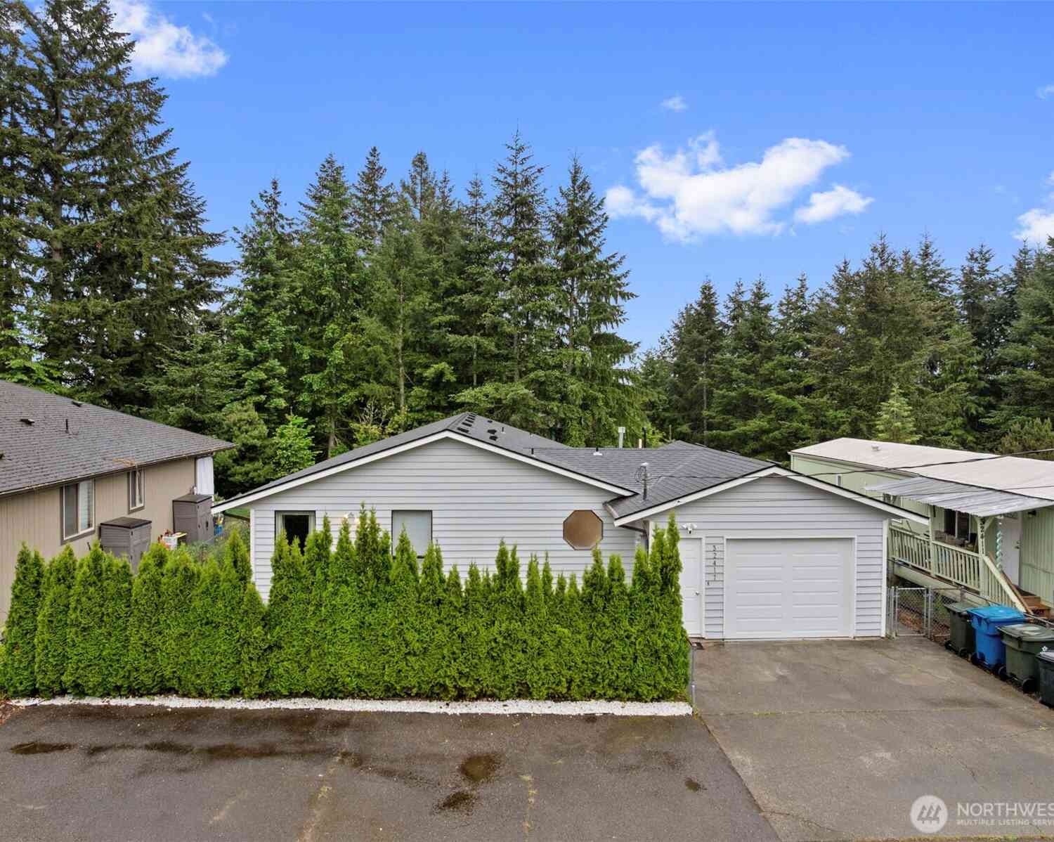 Homes For Sale - 32417 2nd Avenue<br/> Black Diamond, WA 98010