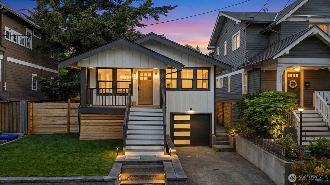 Homes For Sale - 2212 N 46th Street<br/> Seattle, WA 98103