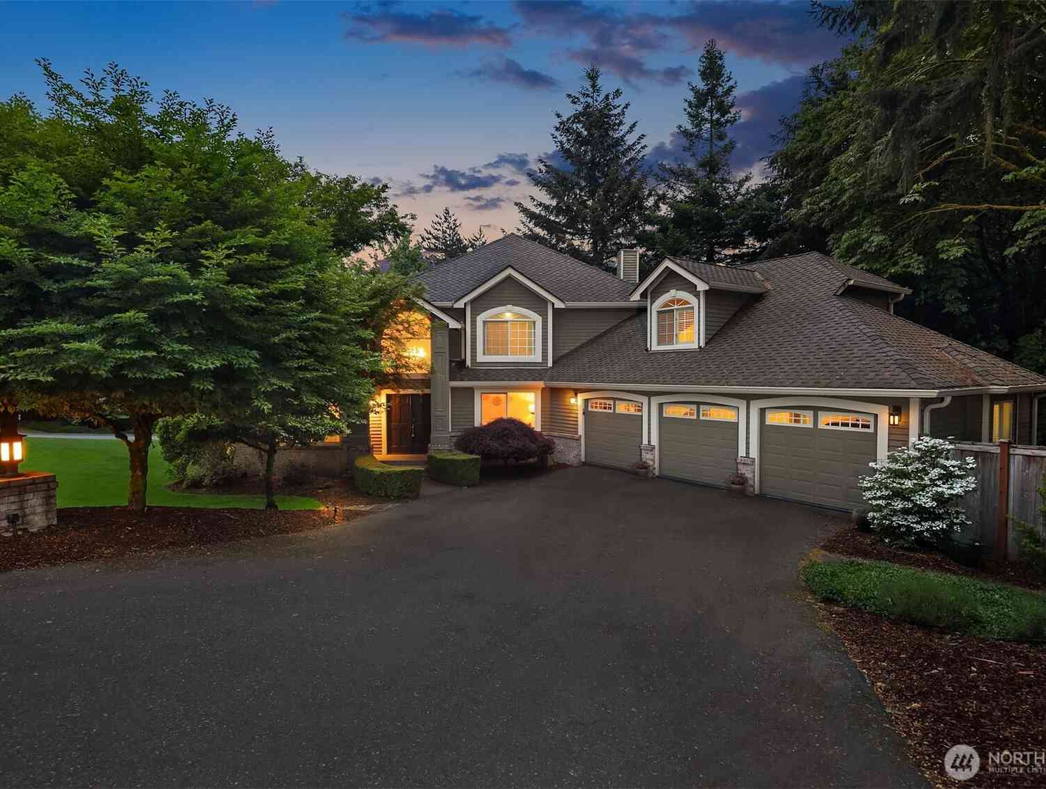 Homes For Sale - 1308 233rd Avenue<br/> Sammamish, WA 98075